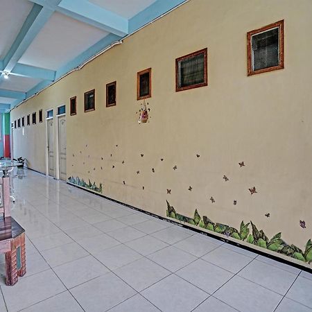 Oyo 91572 Kost Esklusif Barokah Hotel ปาซูรูอัน ภายนอก รูปภาพ