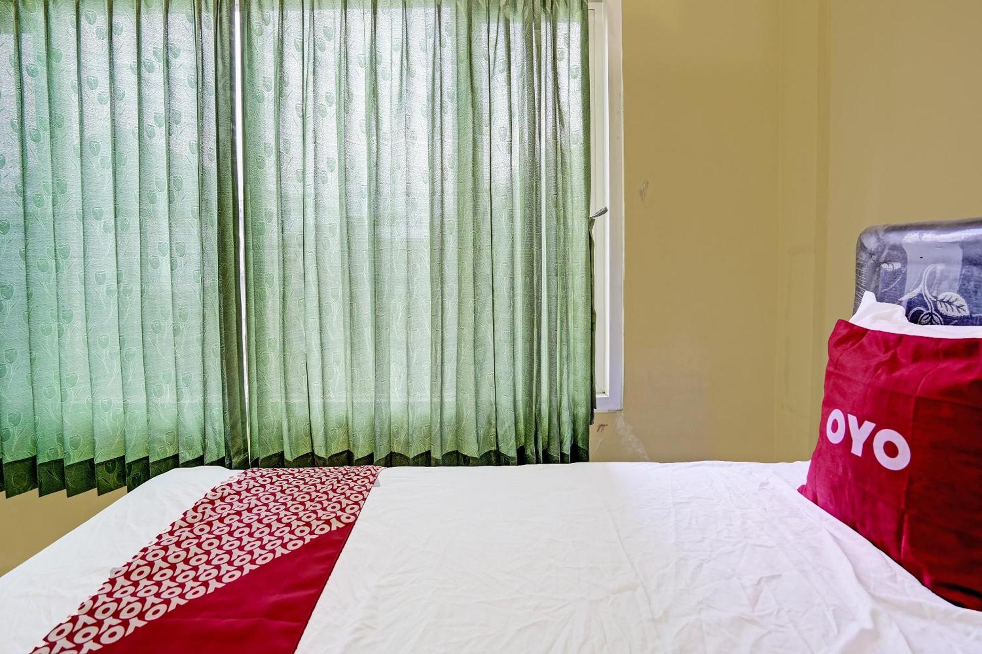 Oyo 91572 Kost Esklusif Barokah Hotel ปาซูรูอัน ภายนอก รูปภาพ