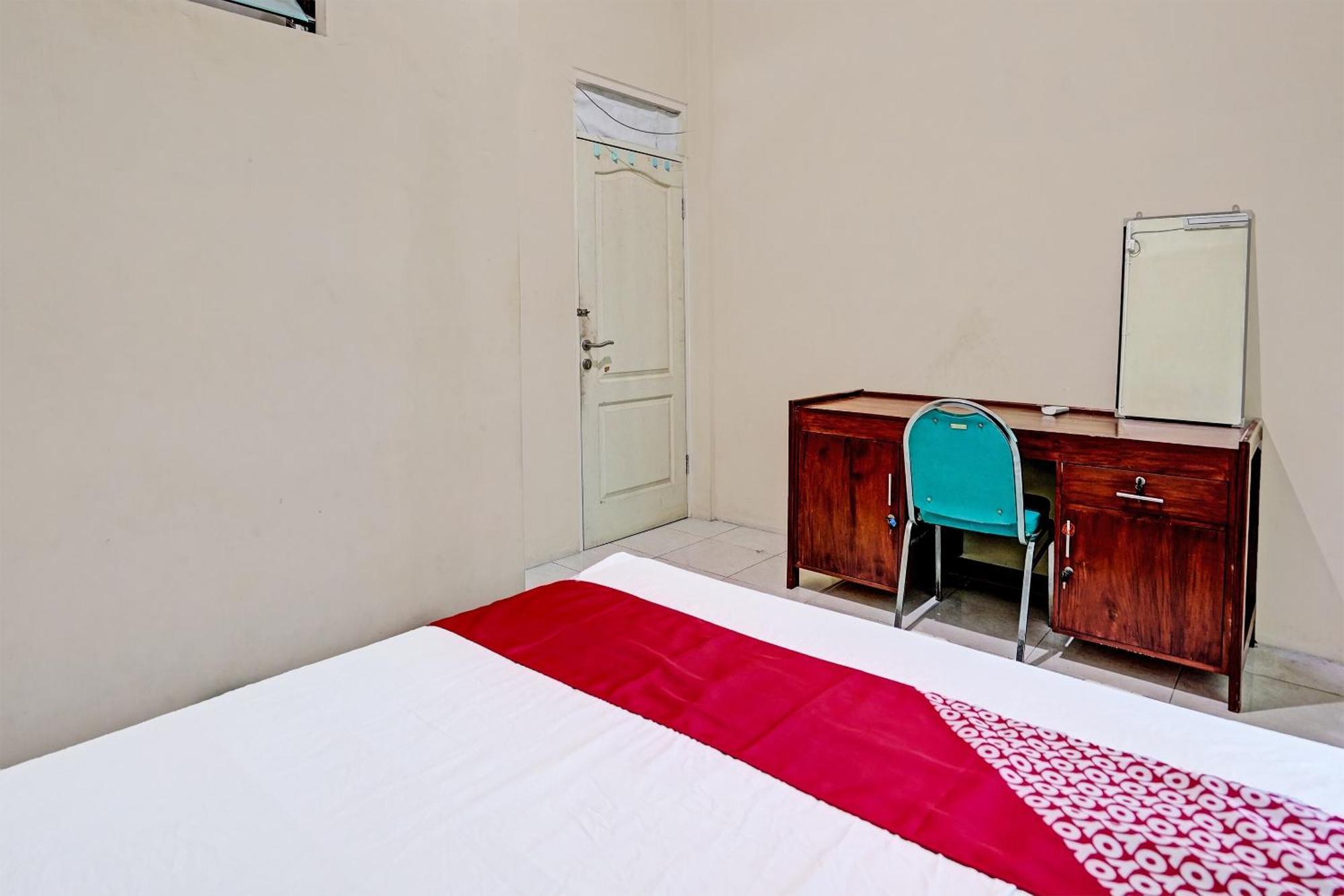 Oyo 91572 Kost Esklusif Barokah Hotel ปาซูรูอัน ภายนอก รูปภาพ