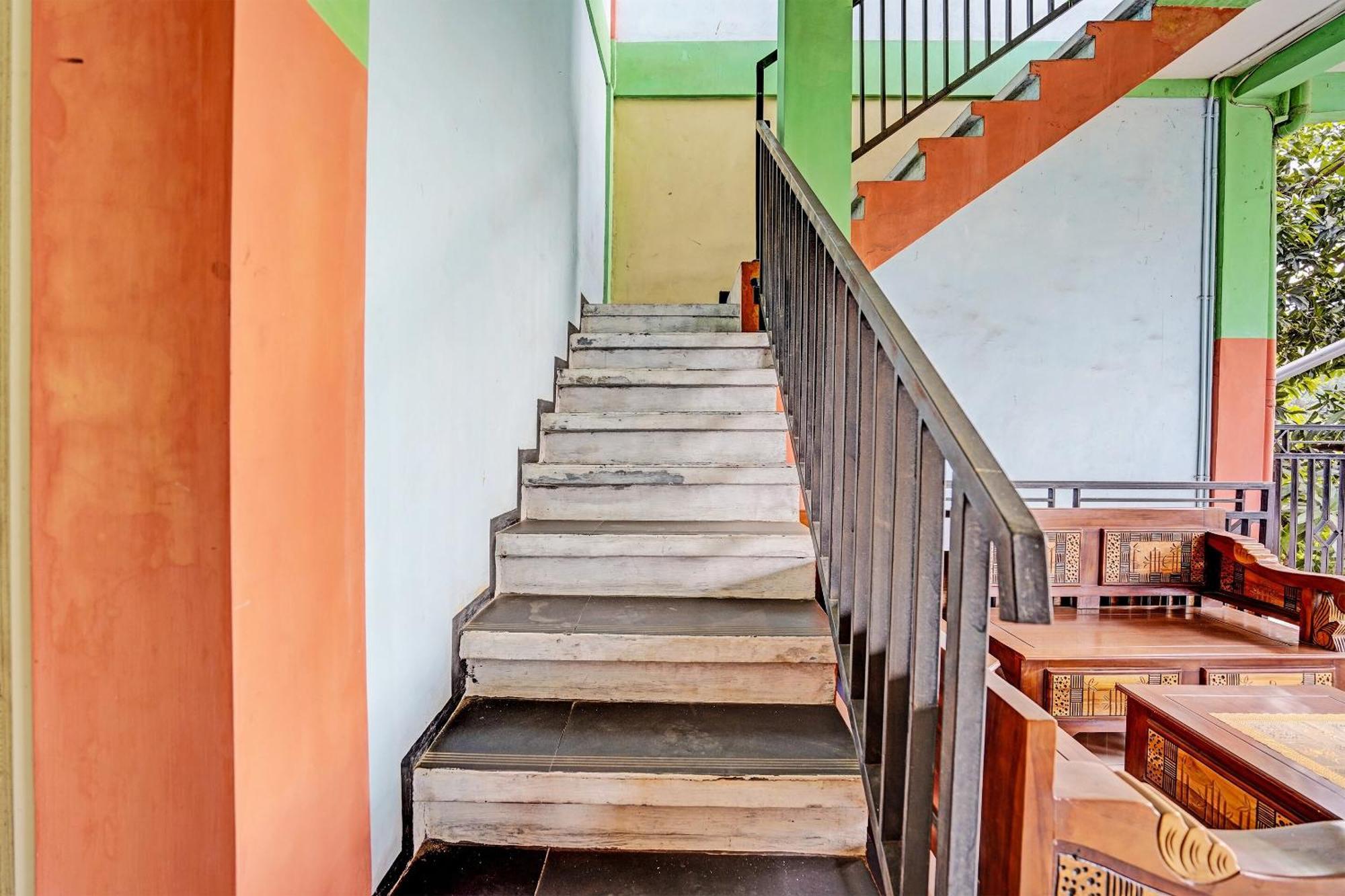 Oyo 91572 Kost Esklusif Barokah Hotel ปาซูรูอัน ภายนอก รูปภาพ