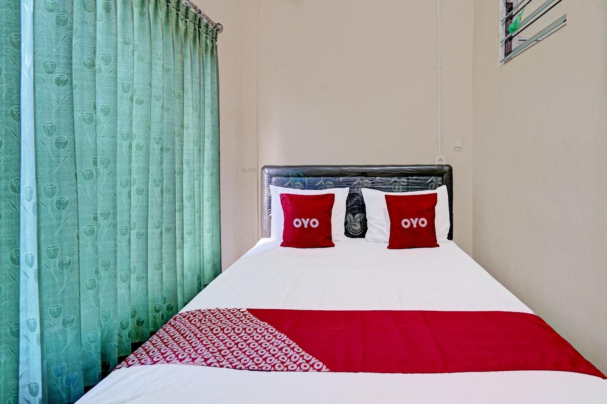 Oyo 91572 Kost Esklusif Barokah Hotel ปาซูรูอัน ภายนอก รูปภาพ