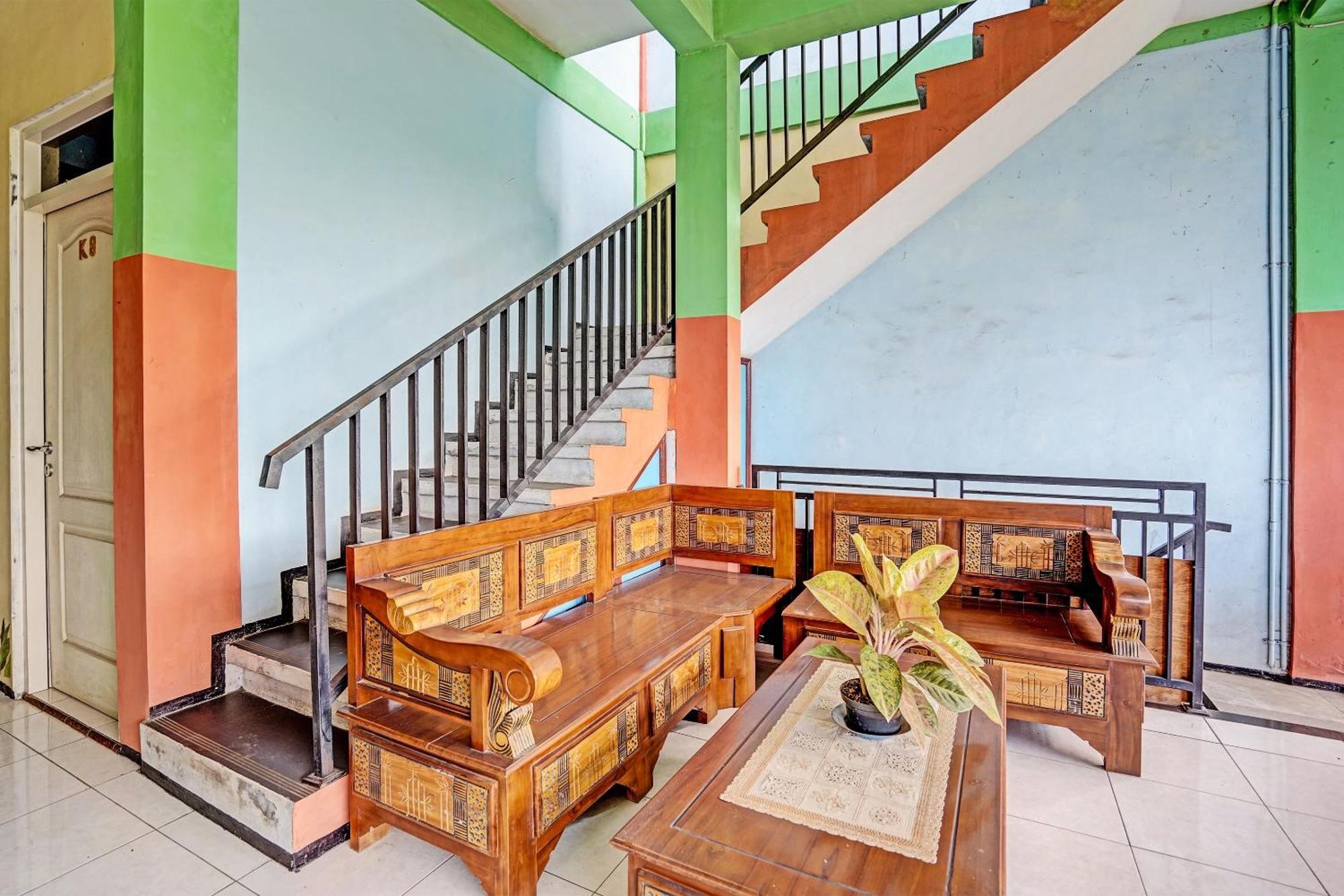 Oyo 91572 Kost Esklusif Barokah Hotel ปาซูรูอัน ภายนอก รูปภาพ