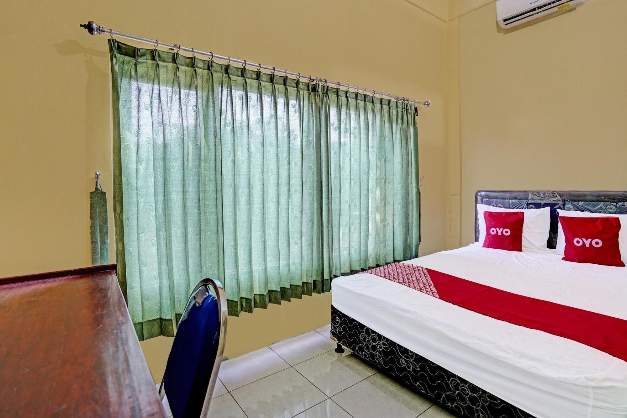 Oyo 91572 Kost Esklusif Barokah Hotel ปาซูรูอัน ภายนอก รูปภาพ