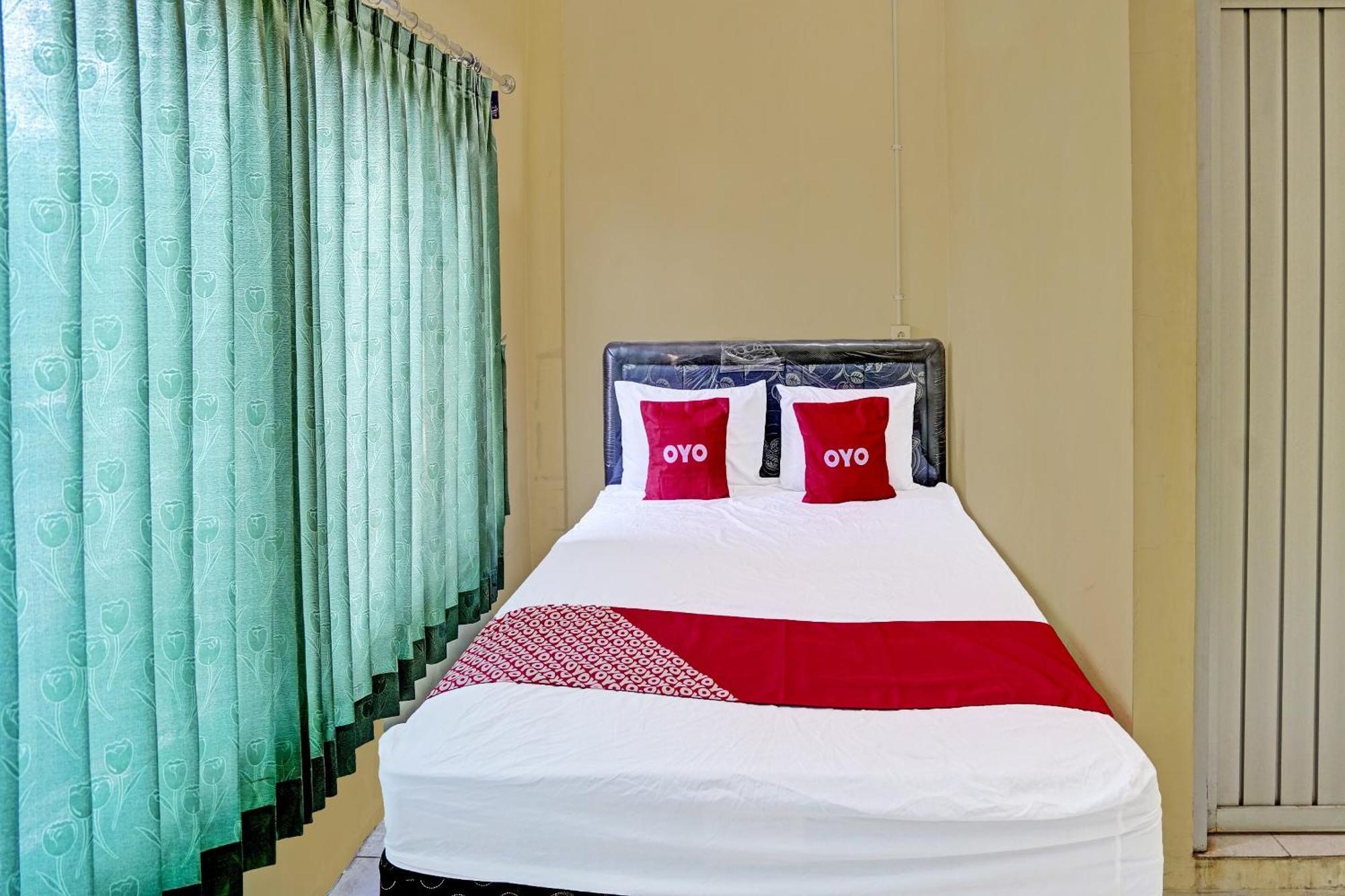 Oyo 91572 Kost Esklusif Barokah Hotel ปาซูรูอัน ภายนอก รูปภาพ