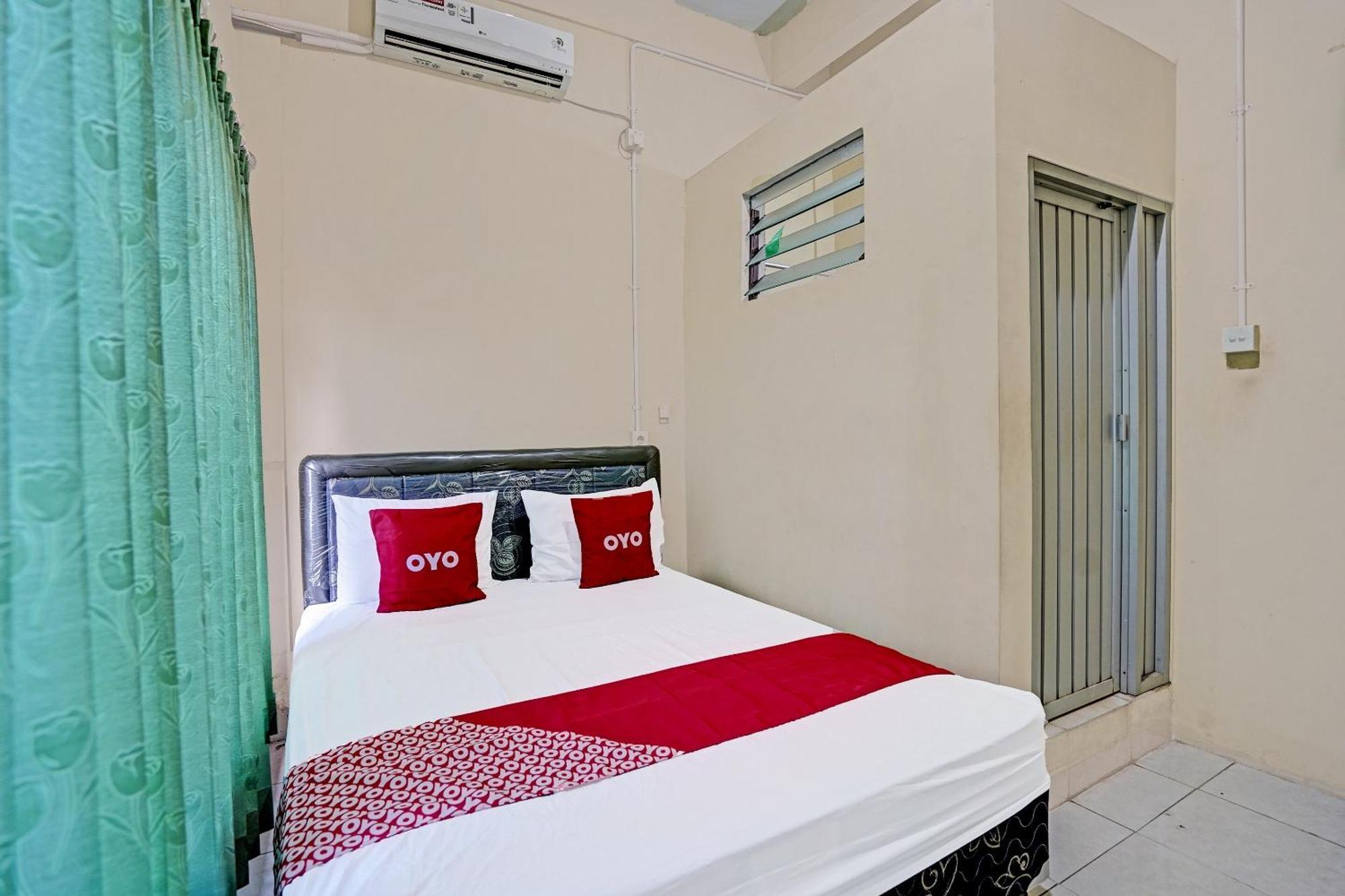Oyo 91572 Kost Esklusif Barokah Hotel ปาซูรูอัน ภายนอก รูปภาพ