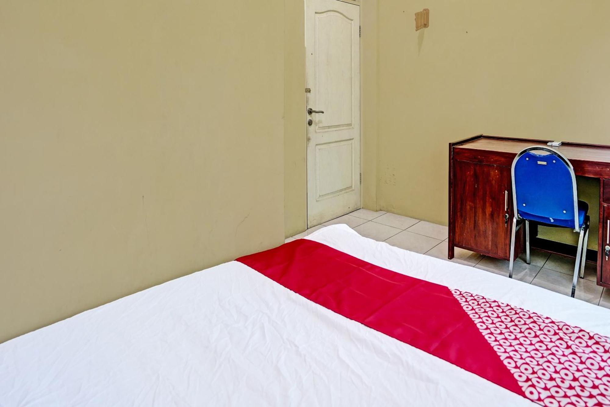 Oyo 91572 Kost Esklusif Barokah Hotel ปาซูรูอัน ภายนอก รูปภาพ
