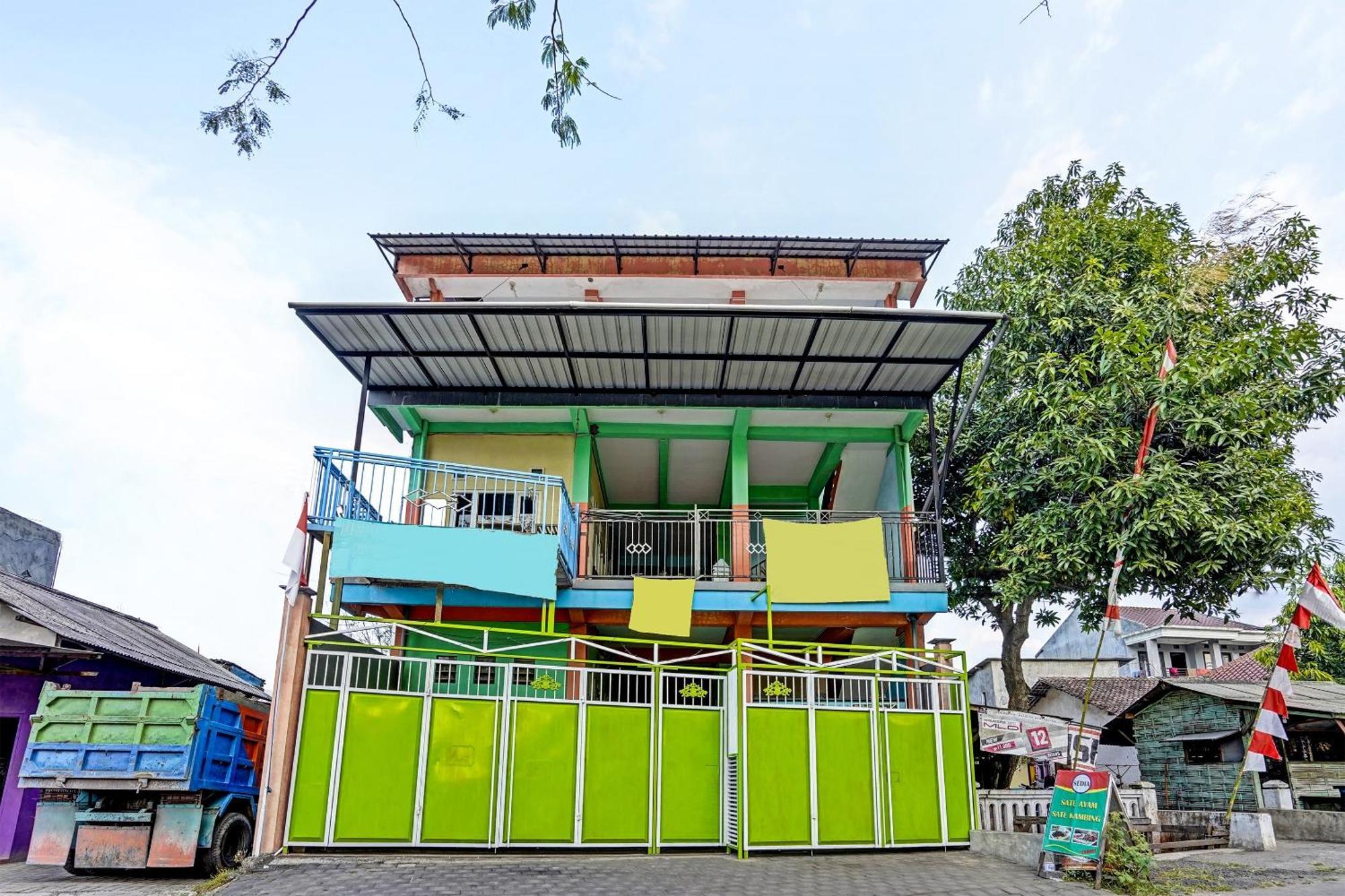 Oyo 91572 Kost Esklusif Barokah Hotel ปาซูรูอัน ภายนอก รูปภาพ