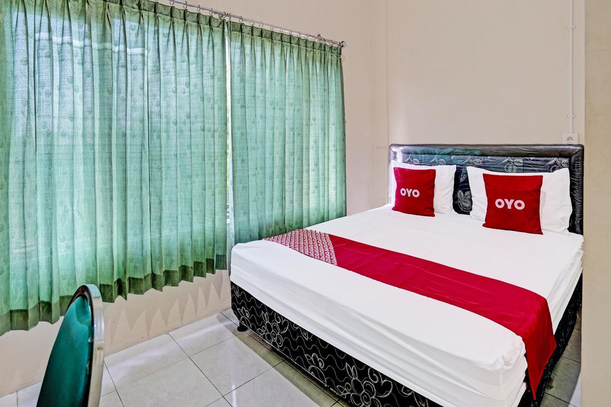 Oyo 91572 Kost Esklusif Barokah Hotel ปาซูรูอัน ภายนอก รูปภาพ